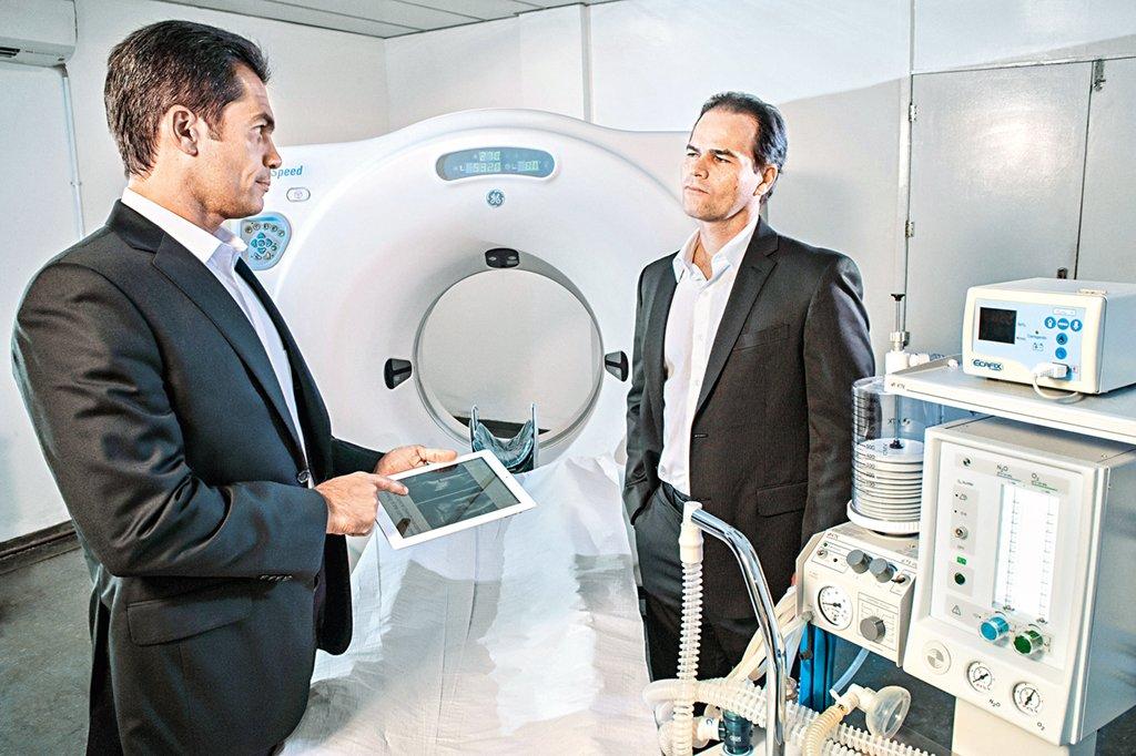 Cândido Júnior e Jorge Pinheiro Koren, controladores da Hapvida: diluição da família para fatia de 37,6% (Hapvida/Divulgação)