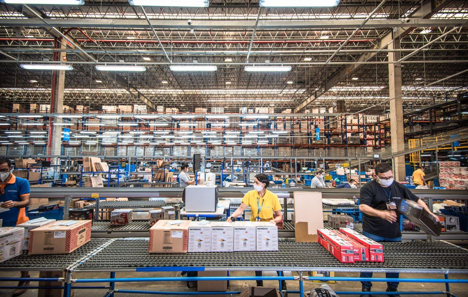 Magazine Luiza: vendas totais chegaram a R$15 bilhões no 2º tri, puxadas pelas lojas físicas e marketplace (Germano Lüders/Exame)