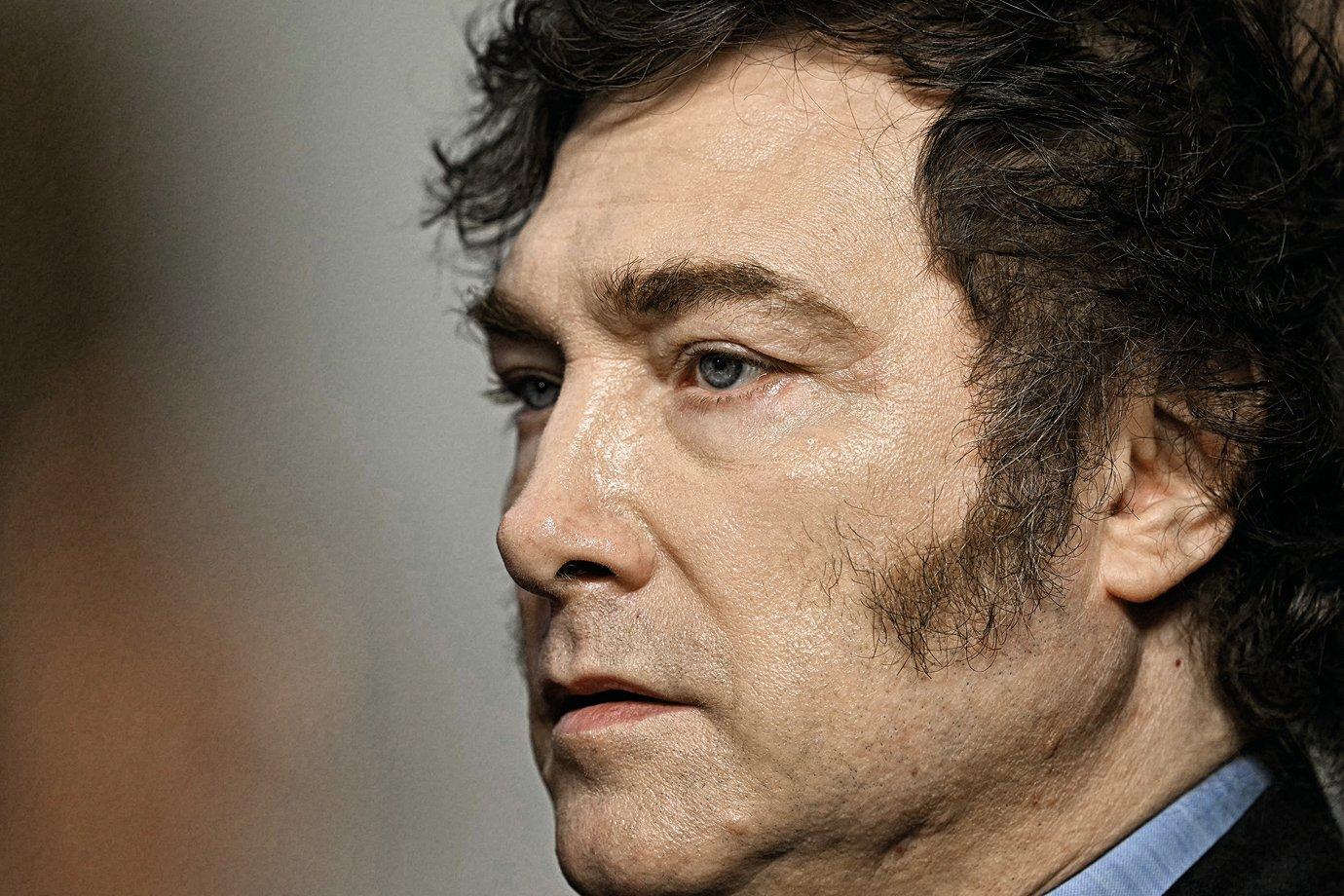 Milei: Timing da decisão de partir para câmbio flutuante surpreendeu positivamente investidores (Mauro Pimentel/AFP/Getty Images)