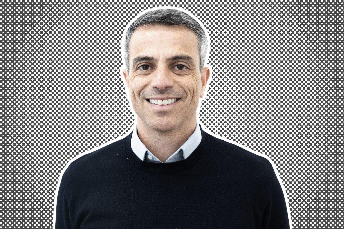 Sachete: Executivo começou a carreira na Arezzo, chegando a cadeia de CFO do Azzas 2154 (Arte/Exame)