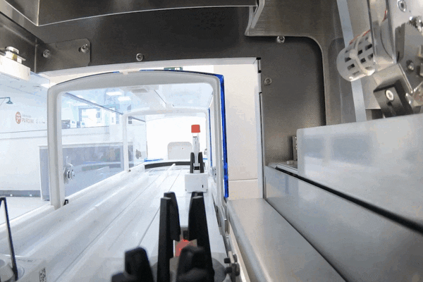 Novo núcleo técnico em São Paulo processa mais de 2 mil tipos de exames, com pouquíssima interação humana (Arte/Exame)